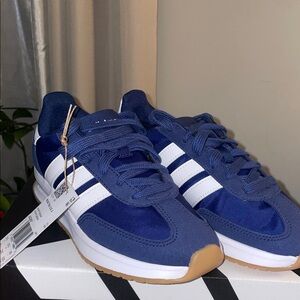 adidas kids Run 70s 2.0 Shoes Kids size 4